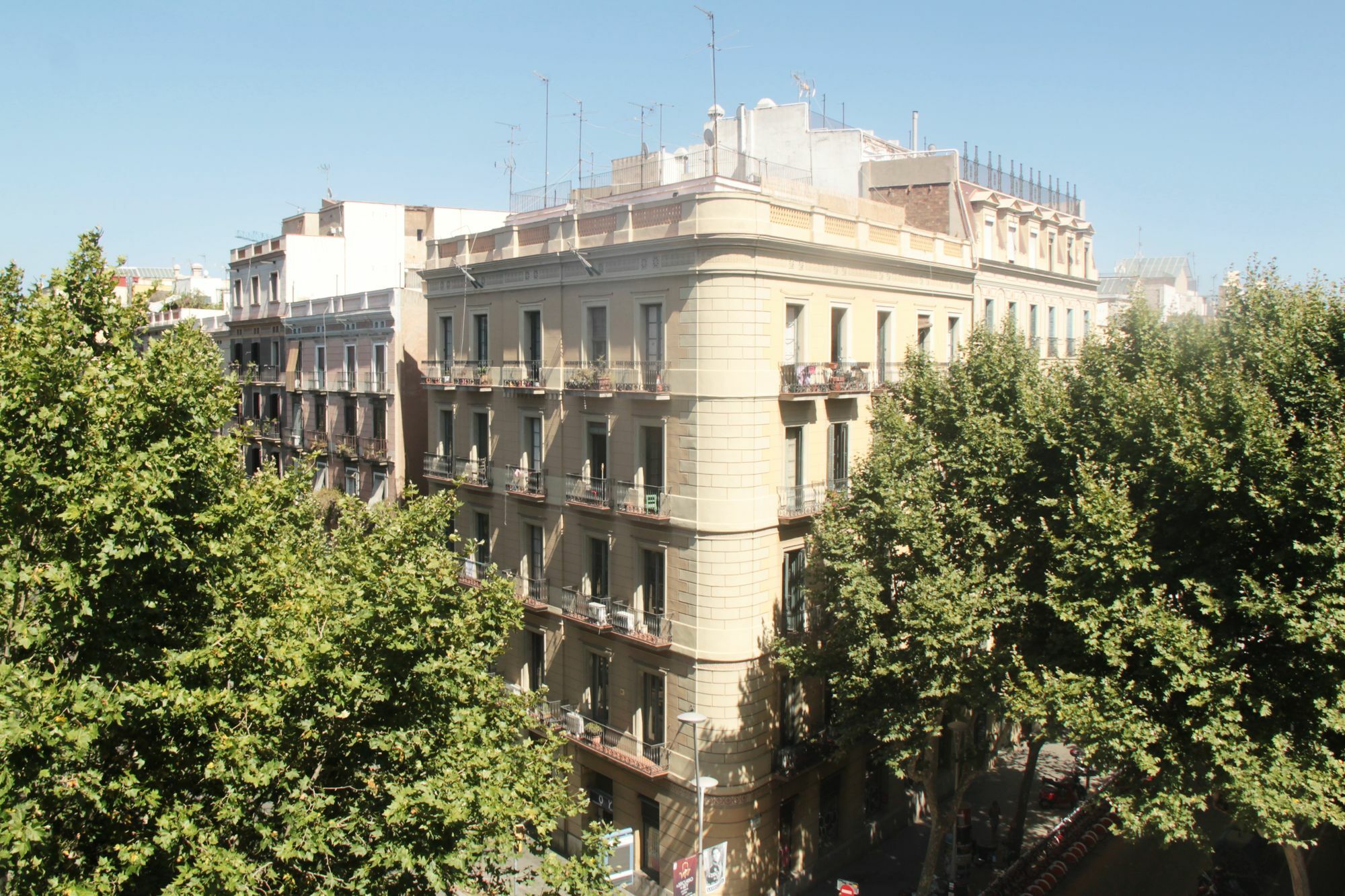 Som Nit Triomf Hotel Barcelona Exterior foto